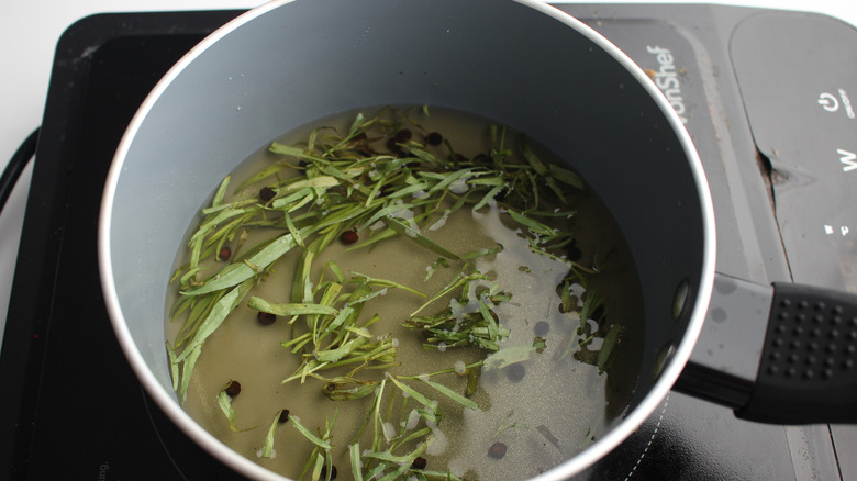 simmering vinegar