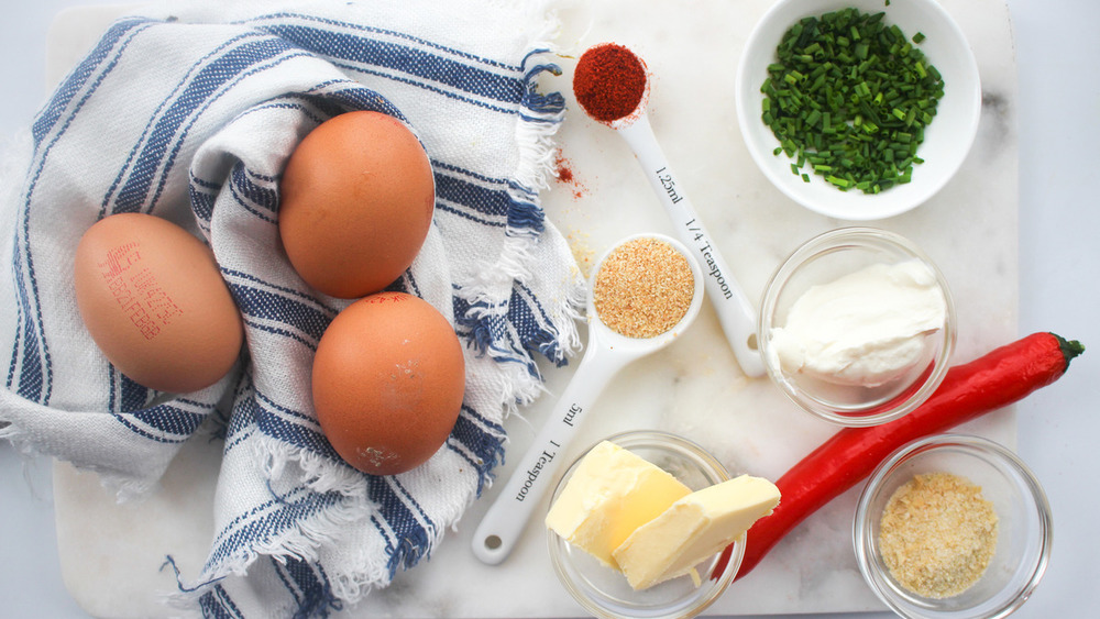 Gordon Ramsay's scrambled eggs with a twist ingredients