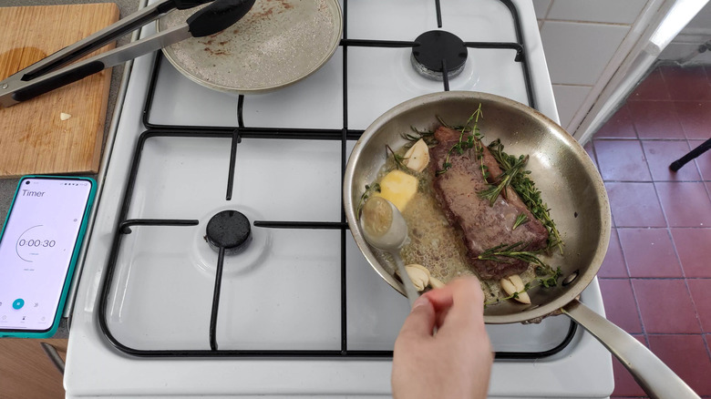 Gordon Ramsay's steak recipe in pan