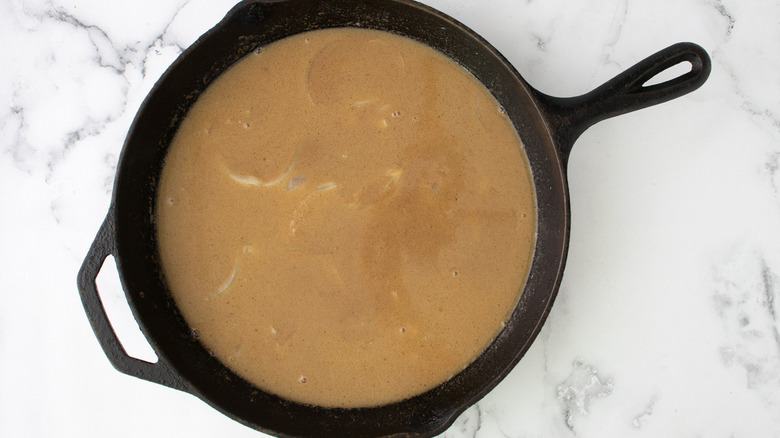 gravy with sliced onions