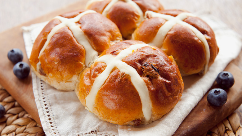 hot cross buns