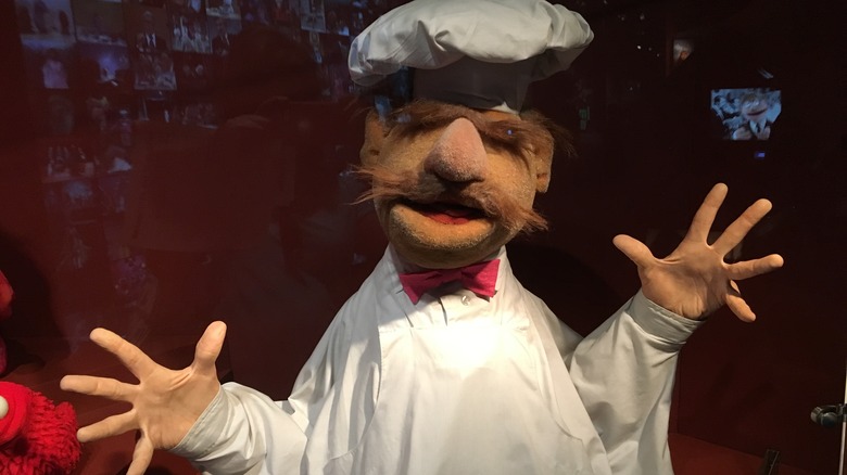 Swedish Chef spreading arms