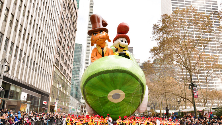 Green Eggs and Ham balloon