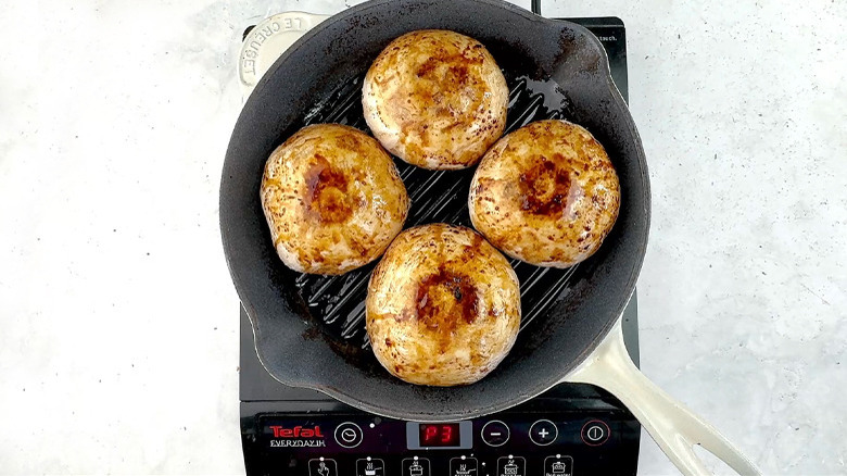 cooking portobello mushrooms