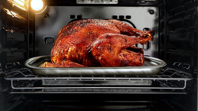 Roast turkey in the oven