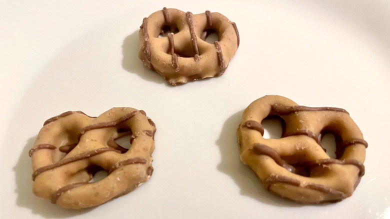 reeses peanut butter pretzels