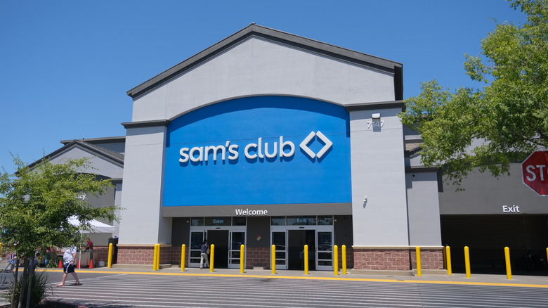 Exterior of Sam's Club