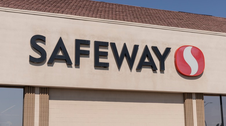 Safeway storefront