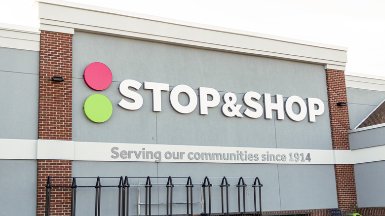 exterior of stop & shop