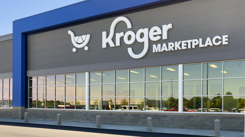 Kroger storefront daytime