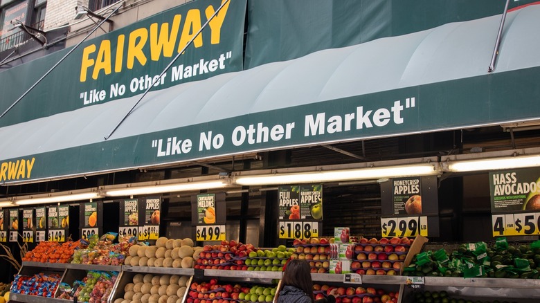 produce aisle at Fairway 