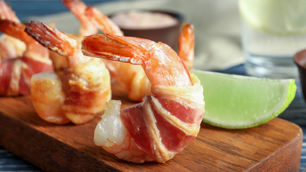 Prawns wrapped in bacon 