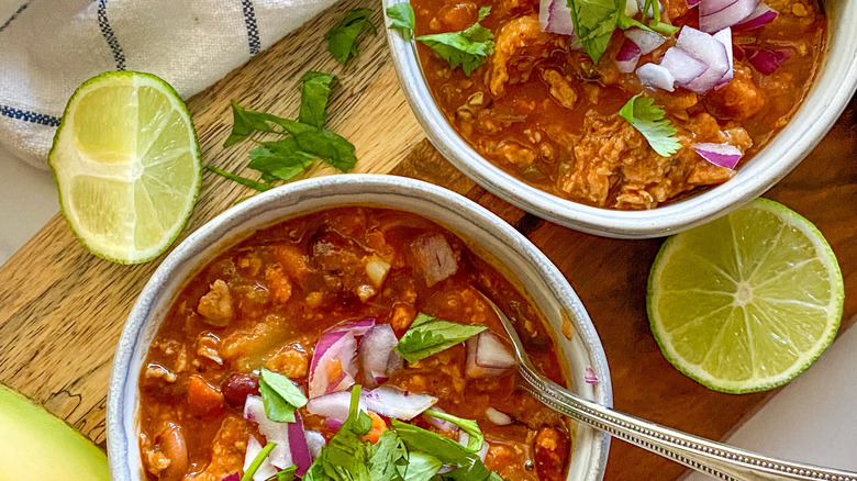 chili in bowls 