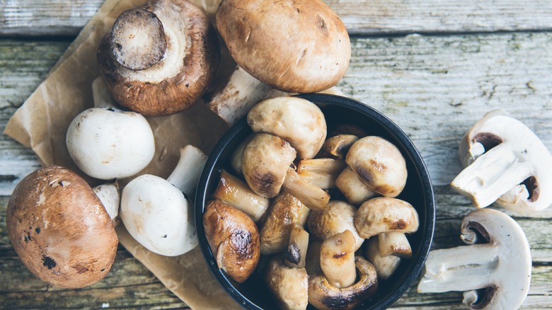 Mushrooms in a bowl