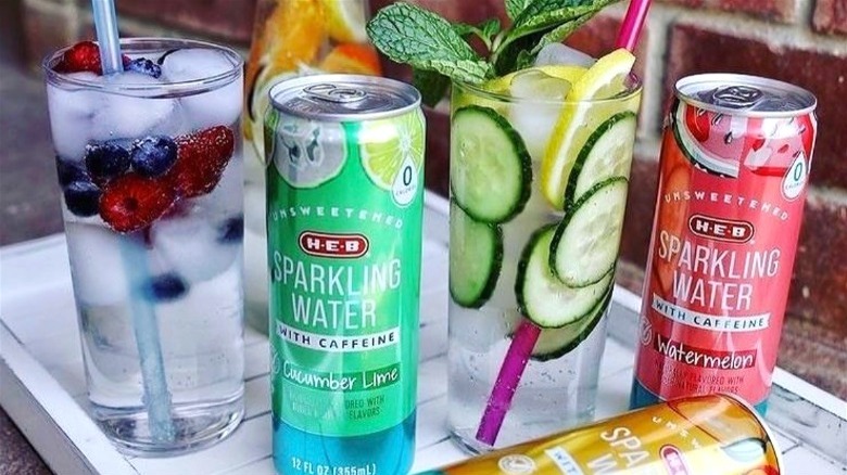 HEB sparkling water with caffeine and glasses with ice