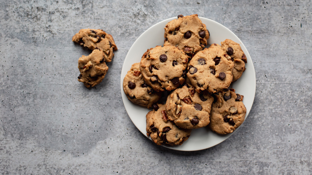 chocolate chip cookies