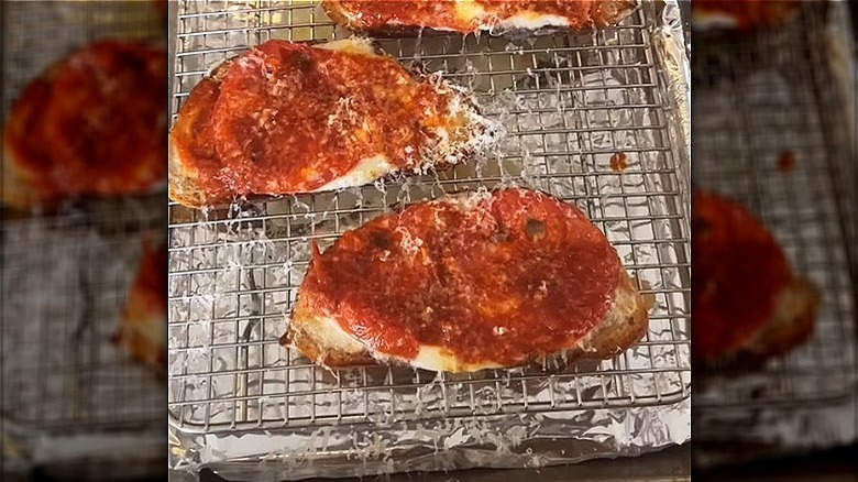 Hailey Bieber TikTok pizza toast 