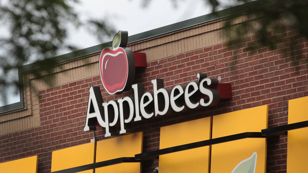 Applebee's sign