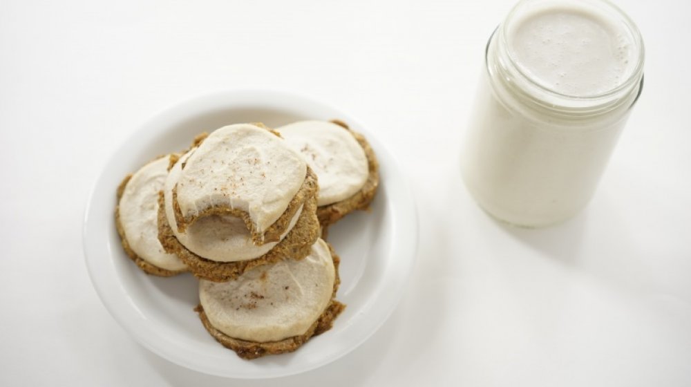 Pumpkin pie cookies with "cream cheese" frosting