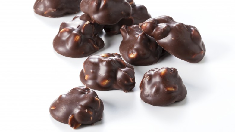 Chocolate nut clusters snacks