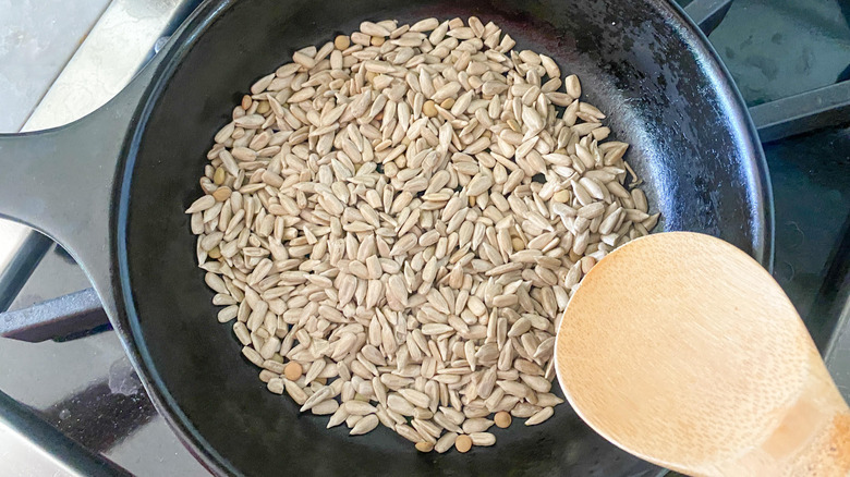 sunflower seeds in pan 