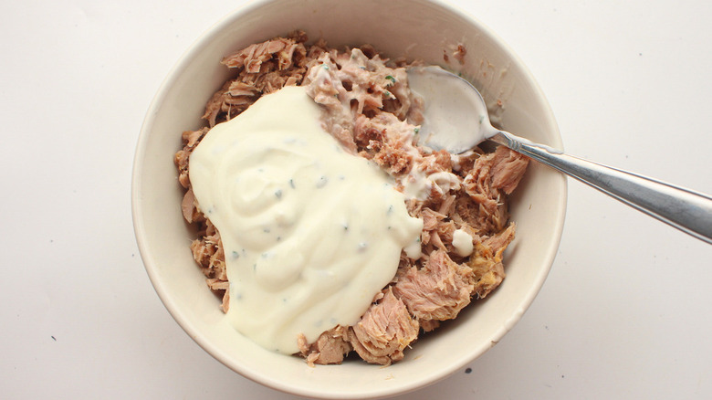 creamy sauce and tuna in bowl