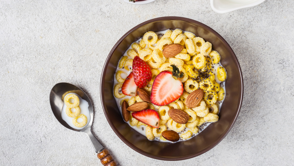 Cheerios with fruit and nuts