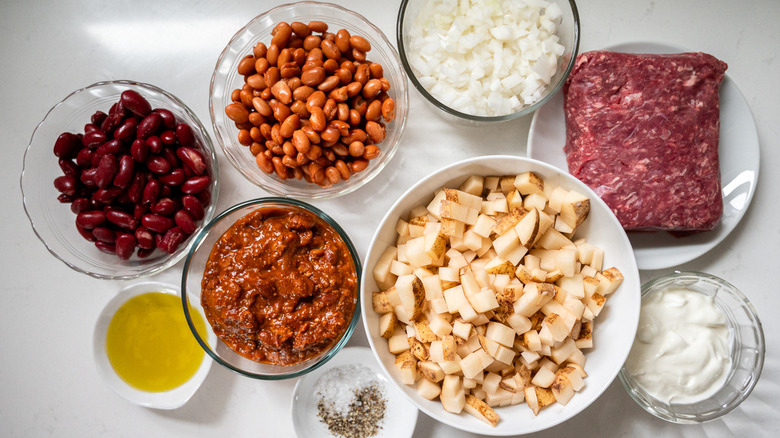 ingredients for beef chili hash