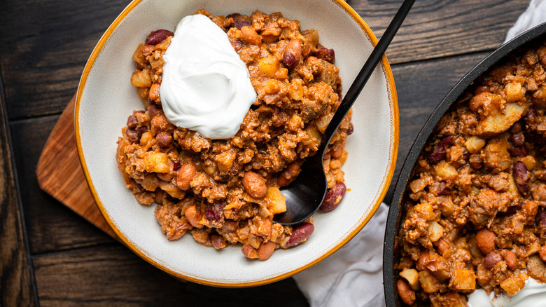 beef chili hash in bowl