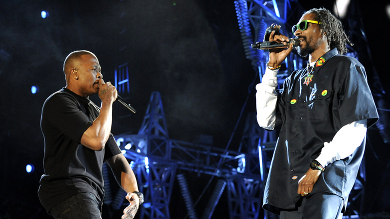 Dr. Dre and Snoop Dogg rapping