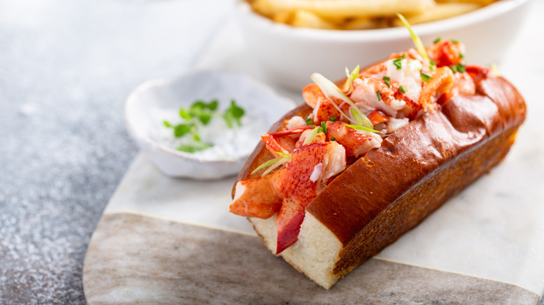 Lobster roll 