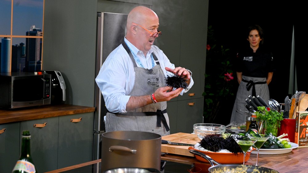 andrew zimmern cooking