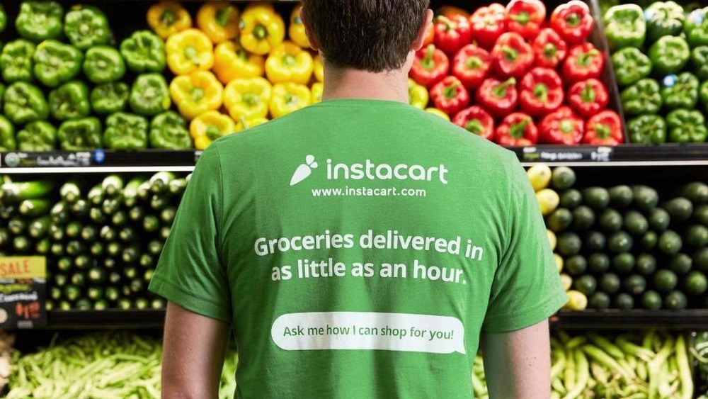 Instacart shopper selecting produce