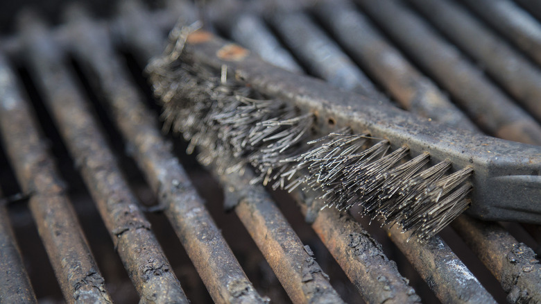 Dirty grill brush and dirty grill