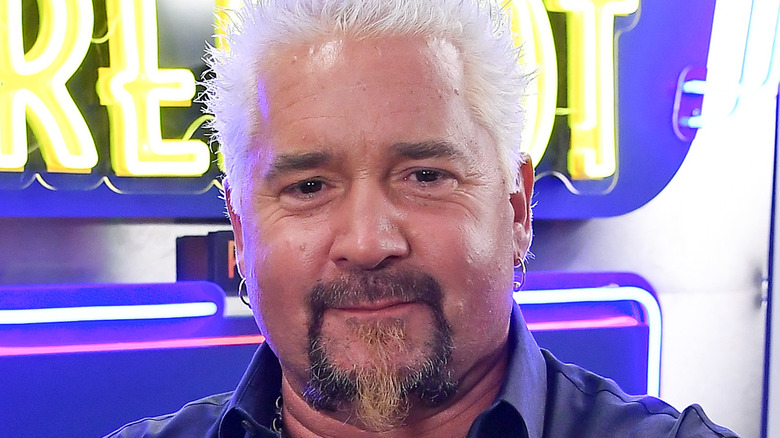 Here S How To Eat The Celebrity Dishes From Guy Fieri S Restaurant Reboot   Intro 1623863542 