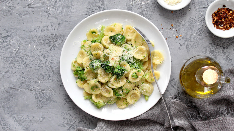 Orecchiette with broccoli rabe and anchovies 