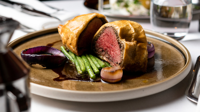 plate of beef wellington