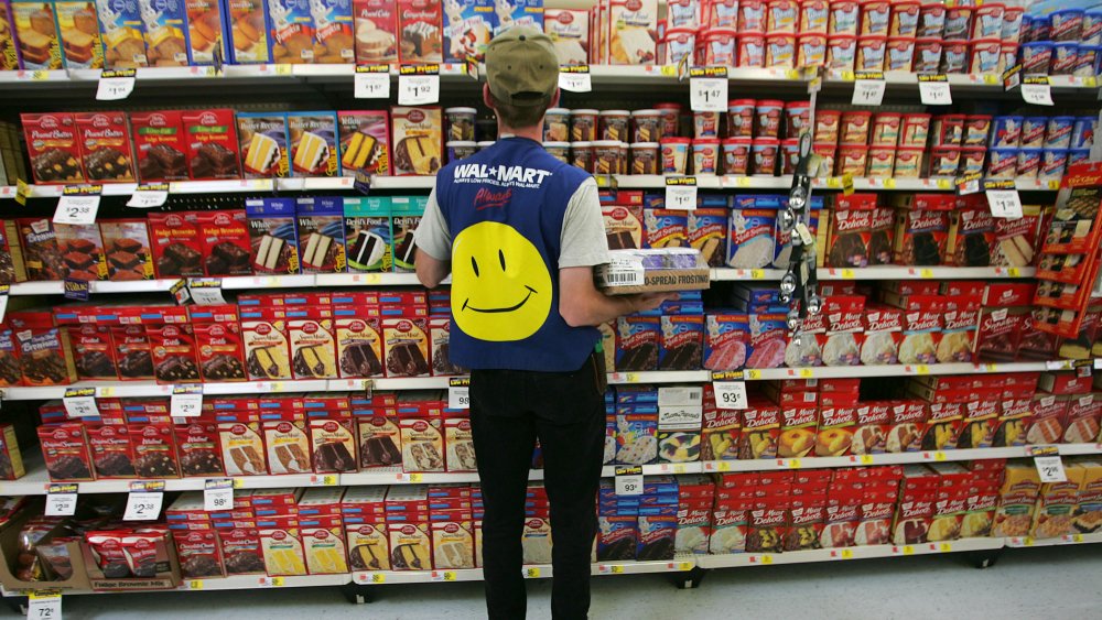 walmart grocery store worker