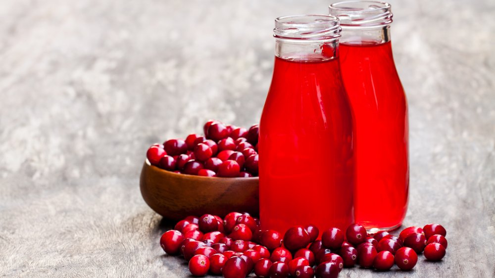 cranberry juice, cranberries
