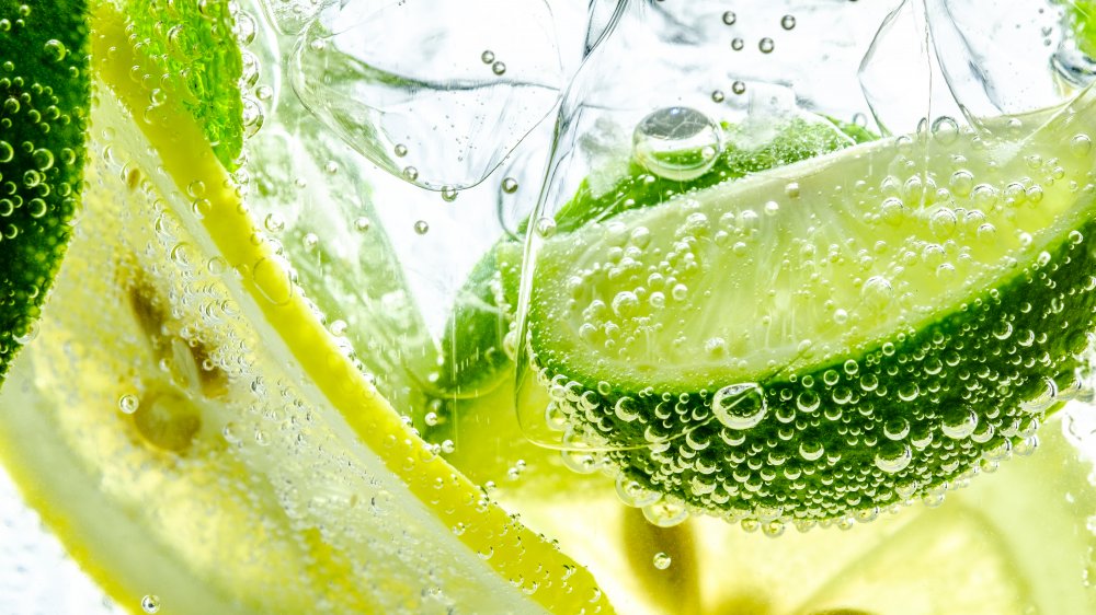 Sparkling water with lemon and lime