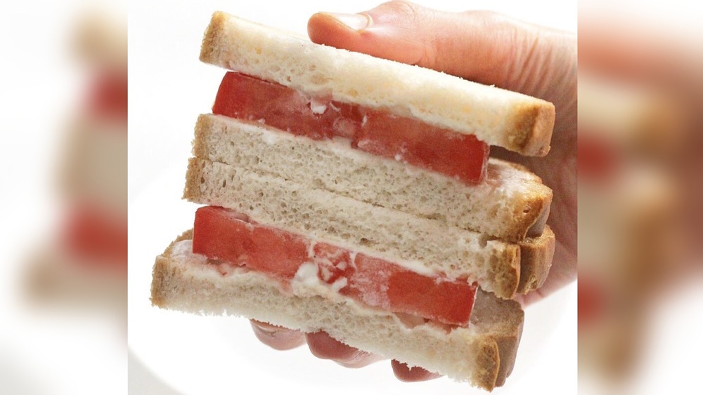 Tomato and mayonnaise sandwich