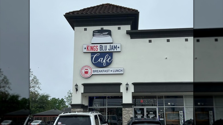 Kings Blu Jam Cafe exterior daytime