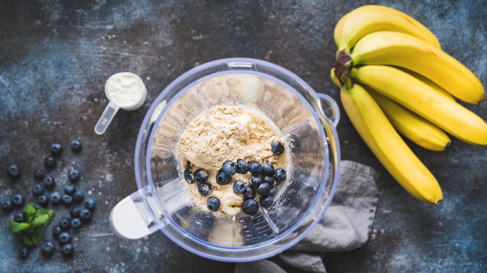 blueberry protein smoothie