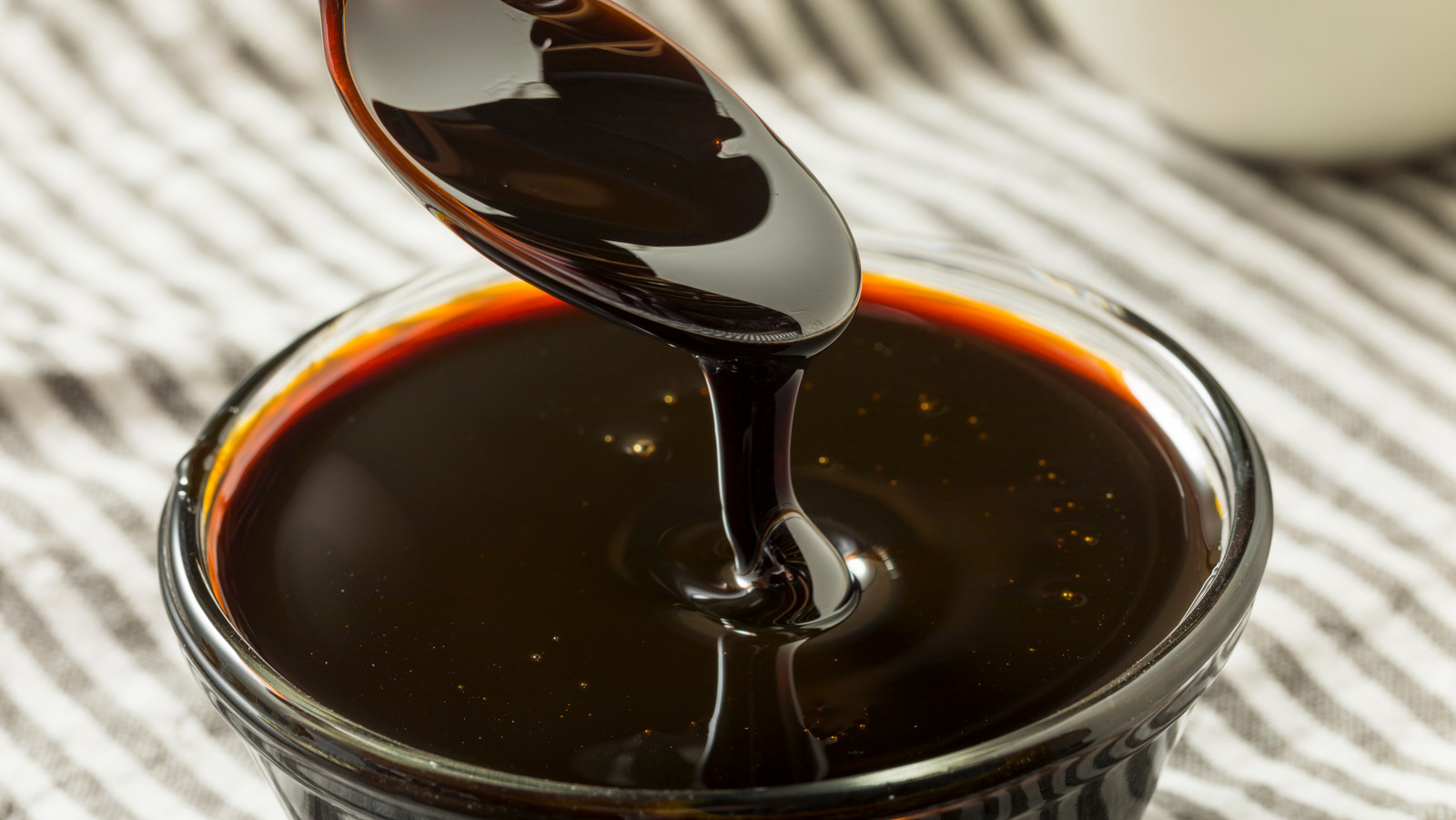 Here's What You Can Substitute For Molasses