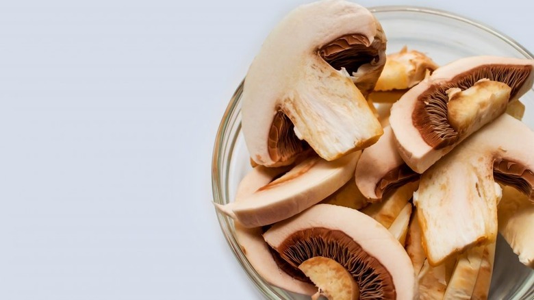 Bowl of sliced mushrooms