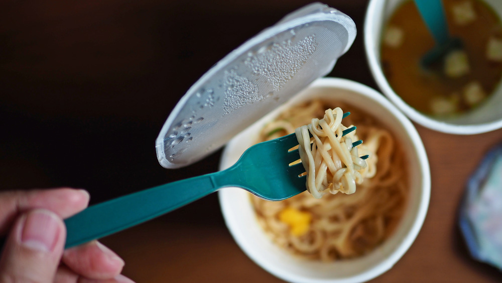 instant noodles with fork