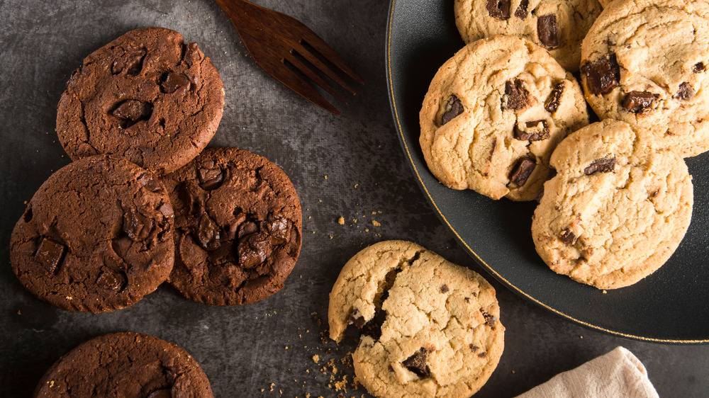 Chocolate and chocolate chip cookies