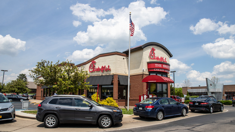 Chick-fil-A drive through lines