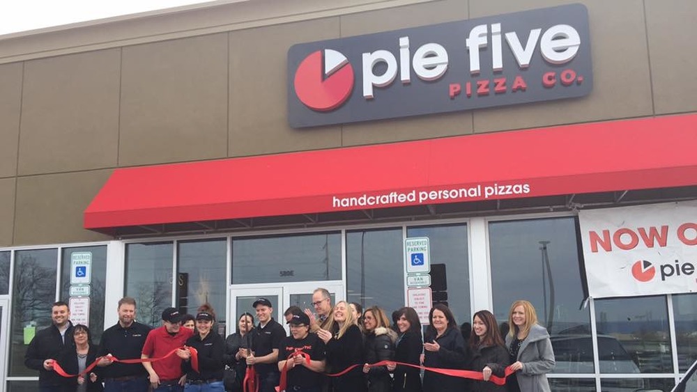 pie five pizza ribbon cutting