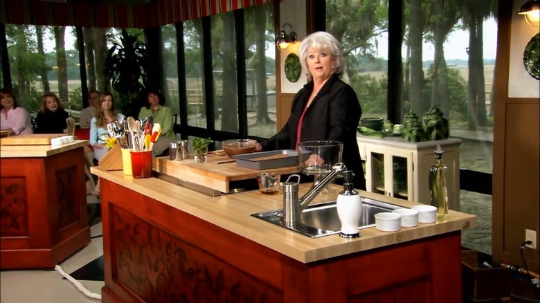 Paula Deen in Paula's Party Season 1